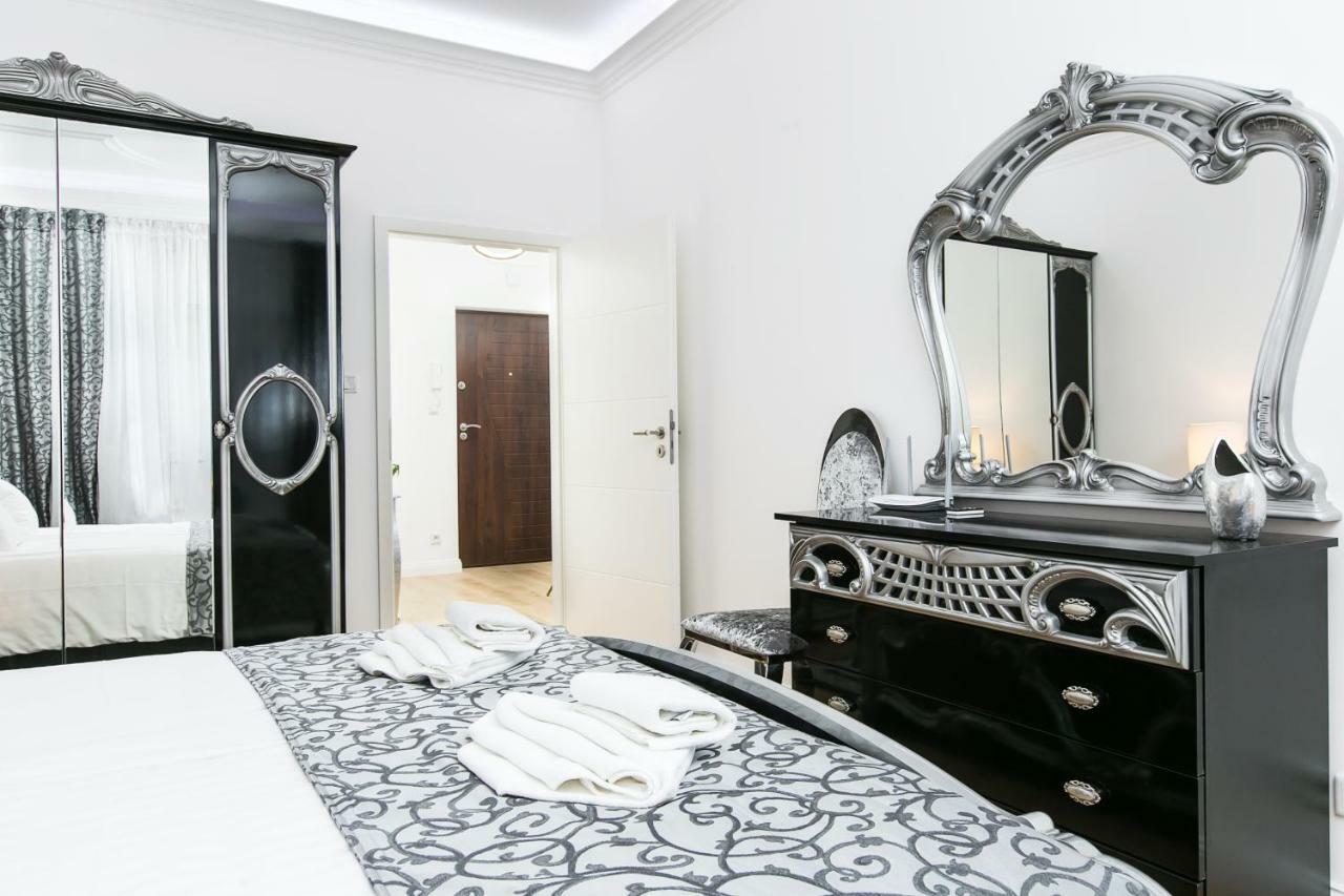 Old Town Cristal Apartment By Otium Krakow Ngoại thất bức ảnh